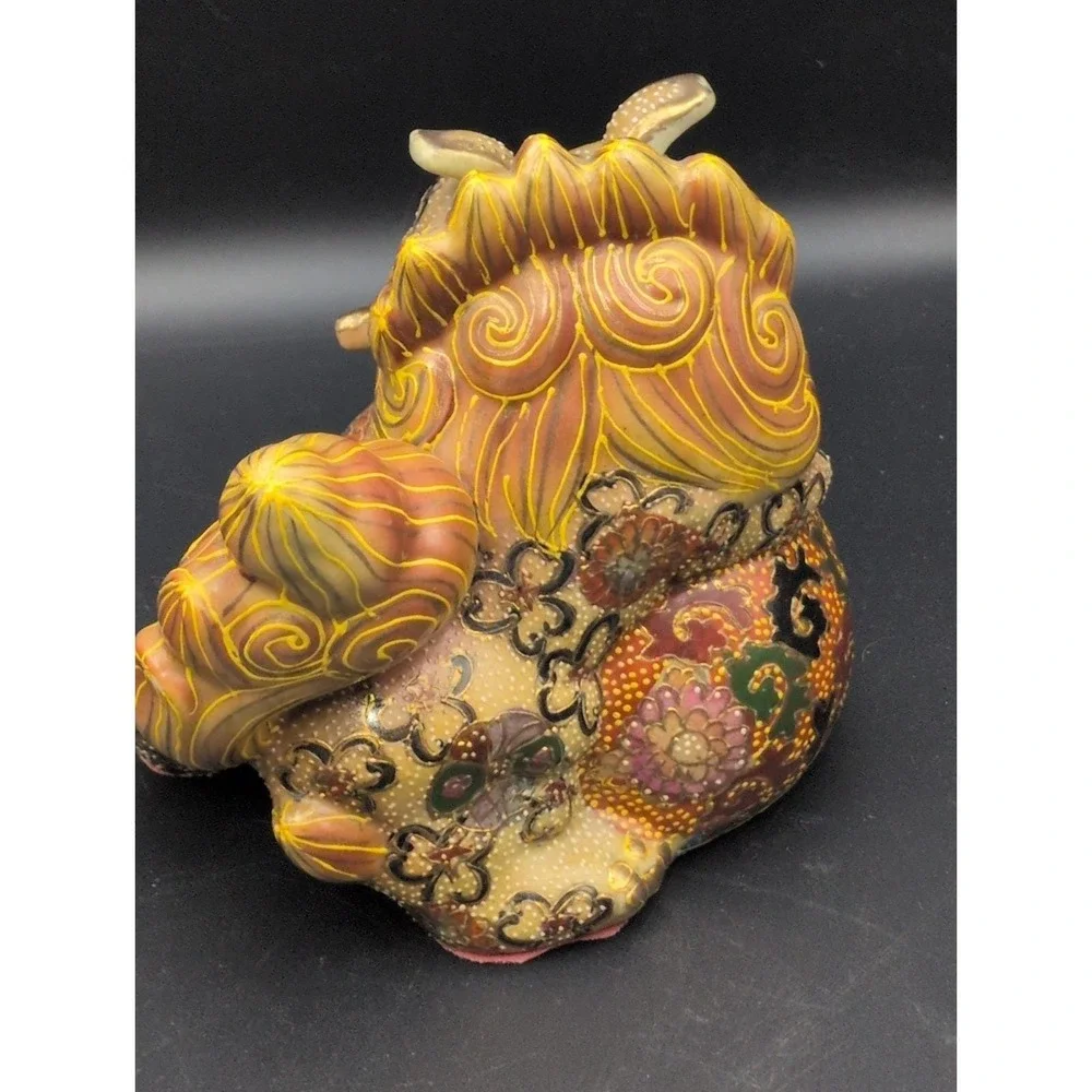 Japanese Antique Kutani Foo Dog Shishi Lion Figurine Red Velvet Bottom